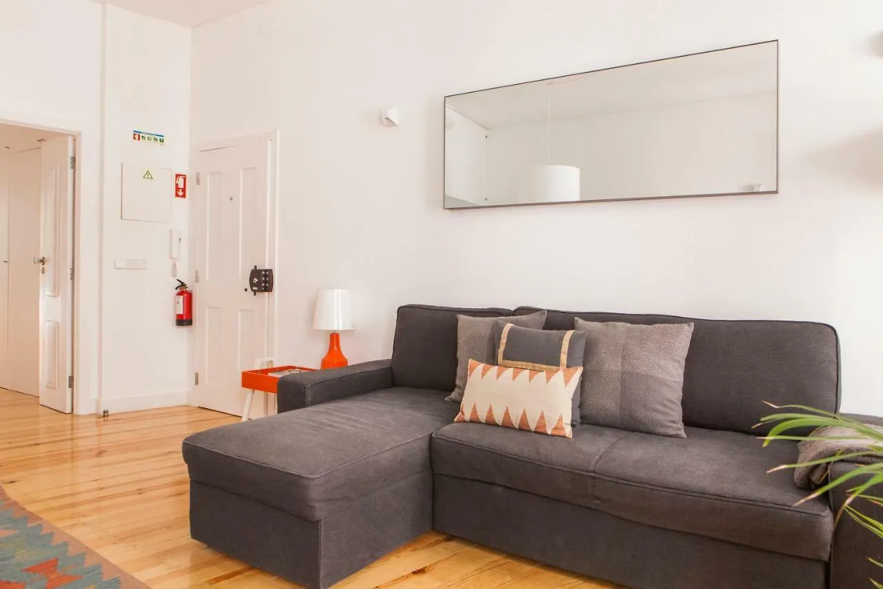 Cozy 1St Floor Flat Central Chiado District With Balconies And Ac 19Th Century Building Lisbon