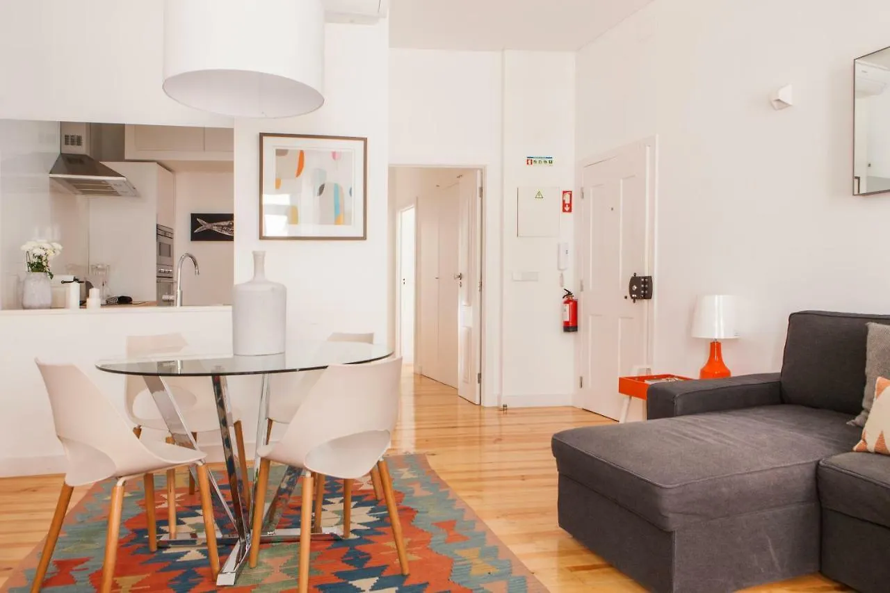 Cozy 1St Floor Flat Central Chiado District With Balconies And Ac 19Th Century Building Lisbon 0*,